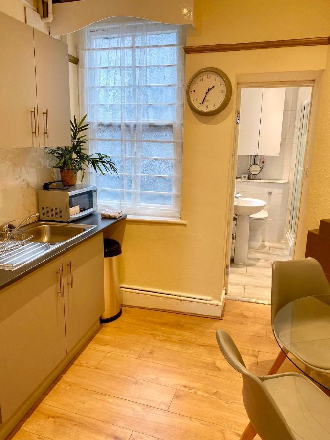 Candy Cafe Apartment Londra Esterno foto