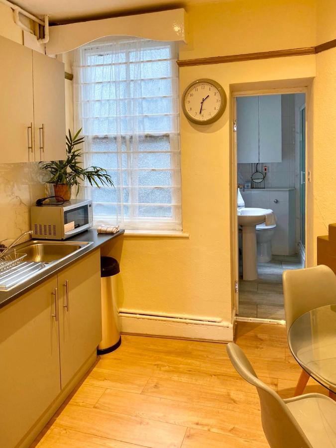 Candy Cafe Apartment Londra Esterno foto
