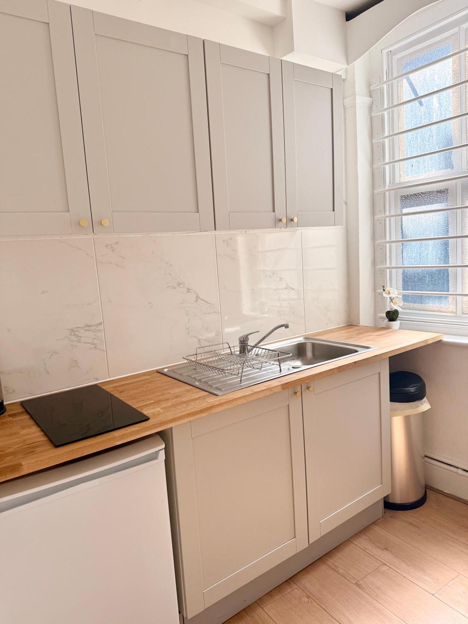 Candy Cafe Apartment Londra Esterno foto